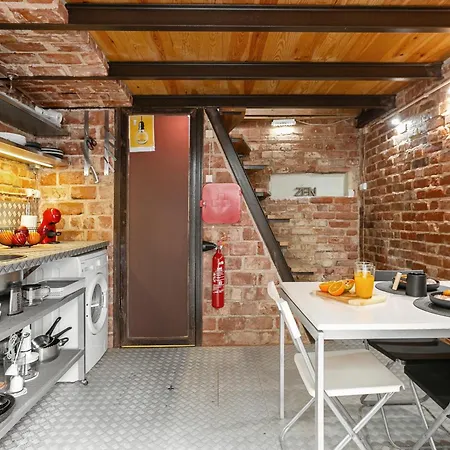 Apartment Brick House *