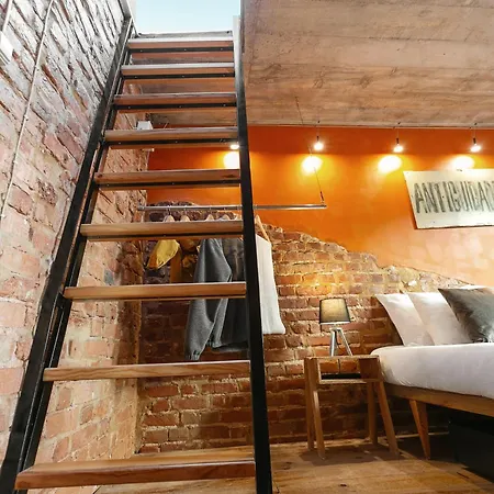 Brick House * Nazare