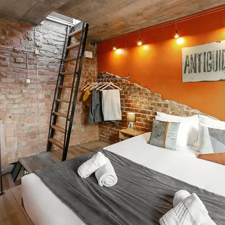 Apartment Brick House *