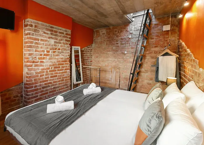 Apartament Brick House